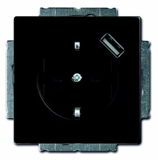 Розетка Schuko с устройством зарядным USB, 20 EUCBUSB-885-500, Future чёрный бархат, 16А, 700 мА, | 2011-0-6183 | 2CKA002011A6183 | ABB